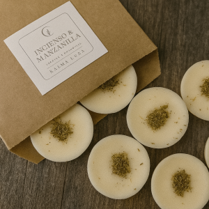 Wax melts Lunas de Kalma · Incienso y Manzanilla • Pack 5 piezas botánicas