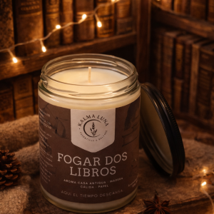 Vela Fogar dos libros - Casa antigua - Colección Raíces