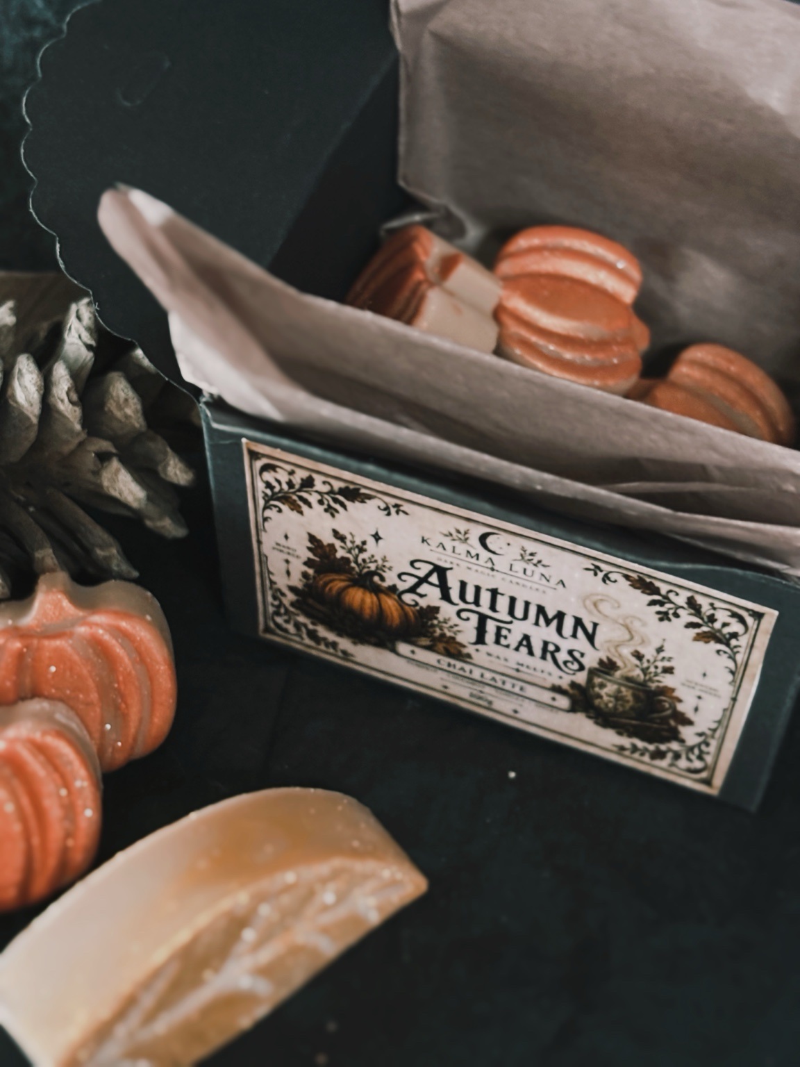 Wax Melts Autumn Tears - Chai Latte - The Witching Season - Imagen 4